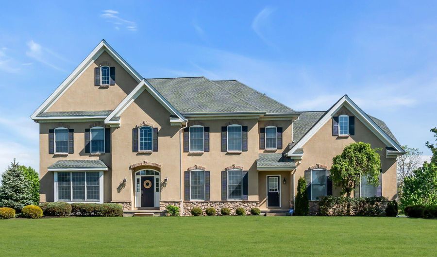 42 Ridgeview Way, Allentown, NJ 08501 - 4 Beds, 4 Bath