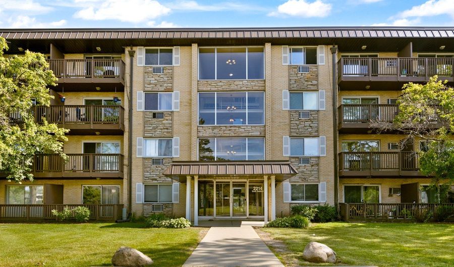 2214 S Goebbert Rd 178, Arlington Heights, IL 60005 - 2 Beds, 2 Bath