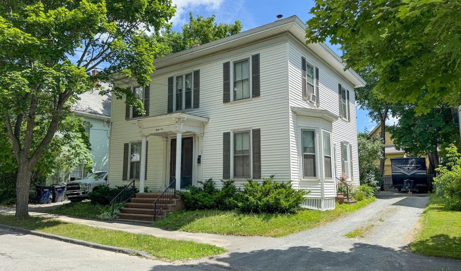 81 Parkview Ave, Bangor, ME 04401 - 4 Beds, 2 Bath