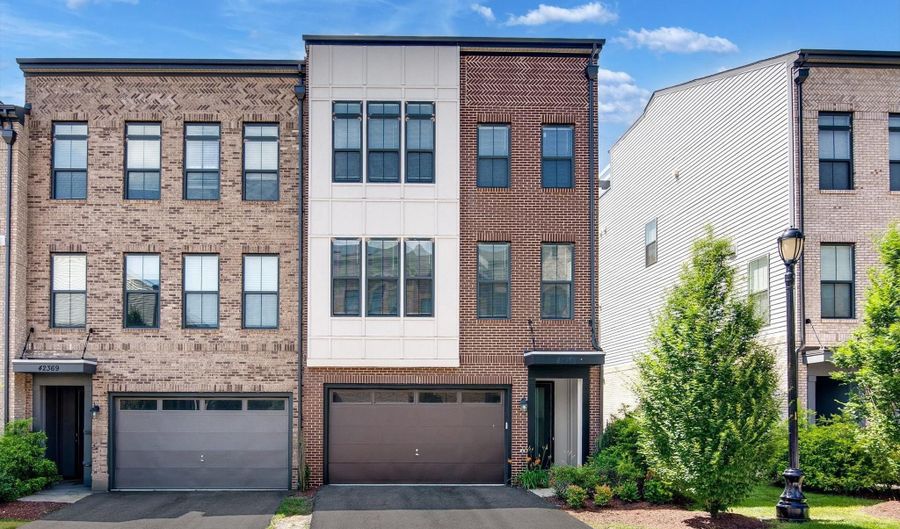42367 PIPER Crk, Ashburn, VA 20148 - 3 Beds, 4 Bath