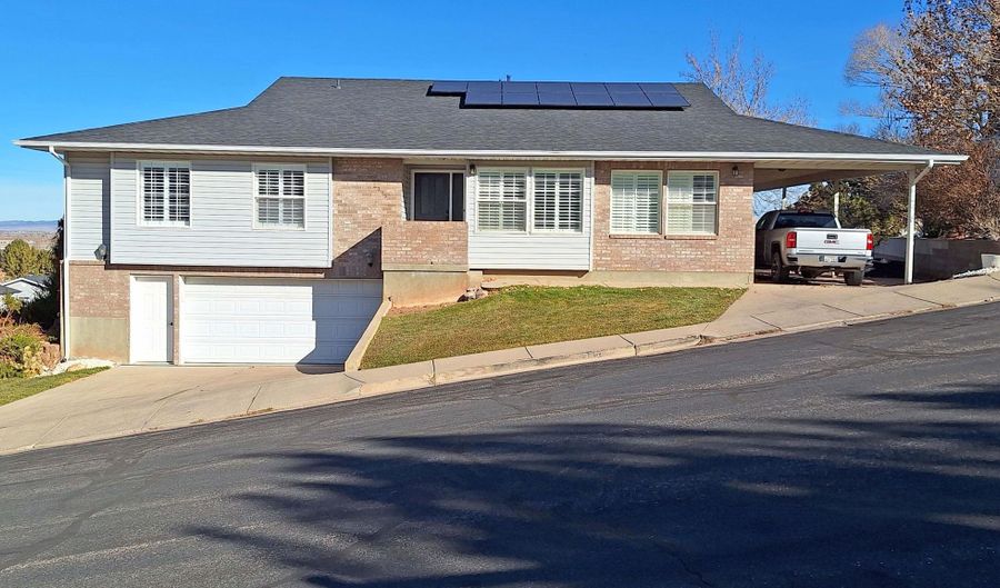 2395 W Beacon Cir, Cedar City, UT 84720 - 5 Beds, 3 Bath