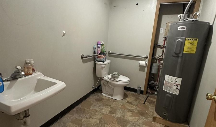 1105 SW 6th Ave, Aberdeen, SD 57401 - 0 Beds, 0 Bath