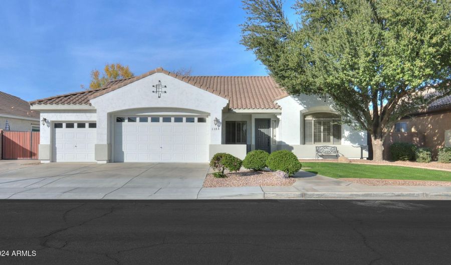 1184 E PRESCOTT Pl, Chandler, AZ 85249 - 5 Beds, 3 Bath