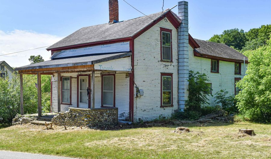 71 Maple St, Brandon, VT 05733 - 3 Beds, 1 Bath