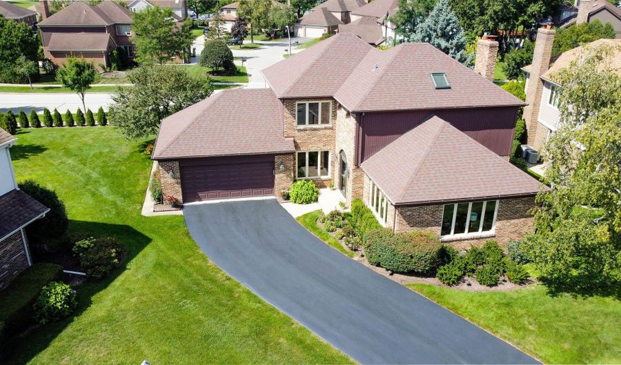 2409 E Greshan Ct, Arlington Heights, IL 60004 - 4 Beds, 3 Bath