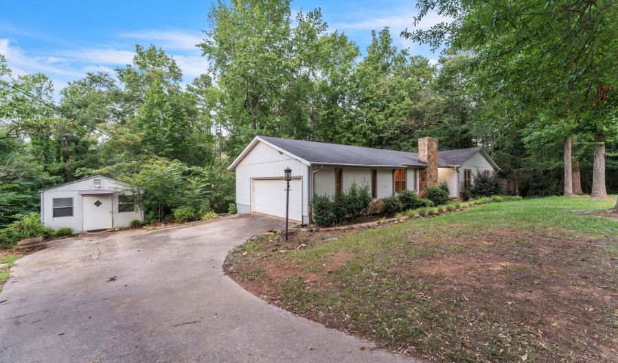 4214 Hembree Creek Rd, Anderson, SC 29625 - 3 Beds, 2 Bath