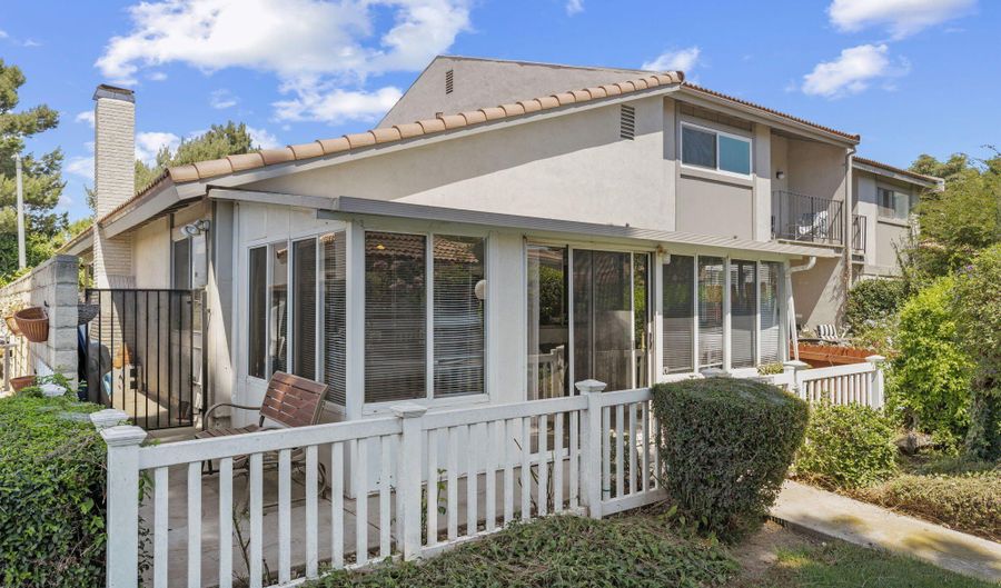 1716 Shoreline St, Camarillo, CA 93010 - 2 Beds, 2 Bath