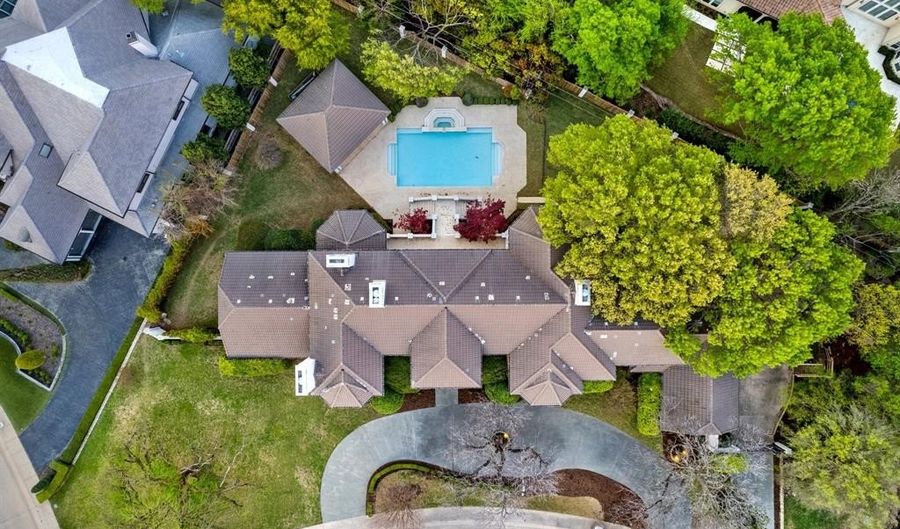 14809 Hampton Ct, Addison, TX 75254 - 7 Beds, 9 Bath