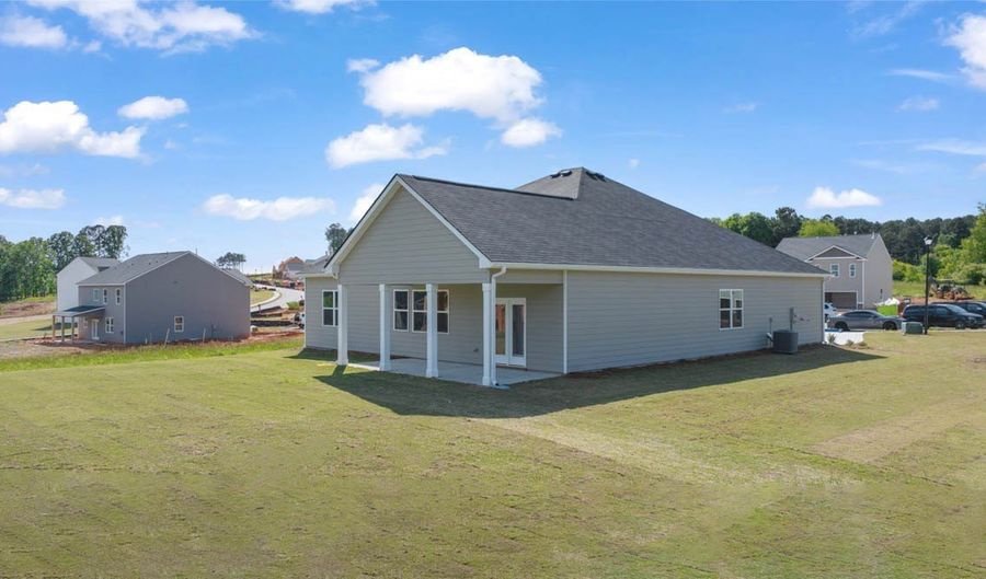 648 KIMBERWICK Dr, Locust Grove, GA 30248 - 4 Beds, 3 Bath