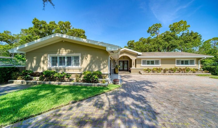 1666 ROBIN HOOD Ln, Clearwater, FL 33764 - 4 Beds, 4 Bath