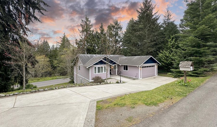 60 Alderwood Dr, Sequim, WA 98382 - 4 Beds, 3 Bath