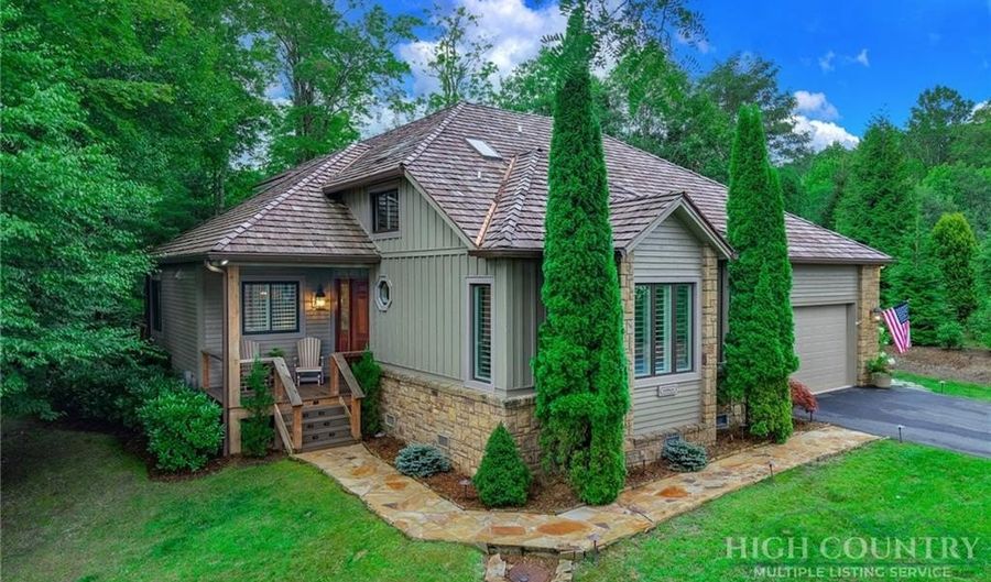 62 Crestview Ln, Banner Elk, NC 28604 - 3 Beds, 4 Bath