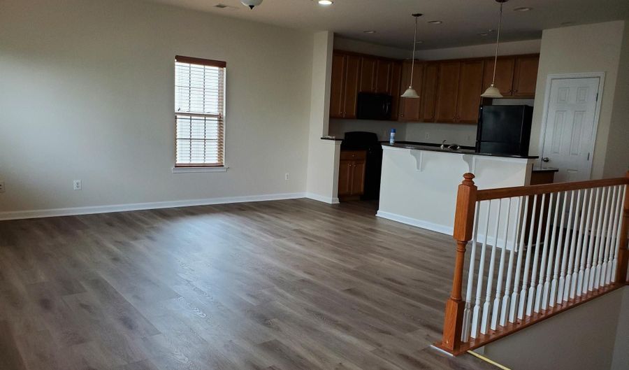 25345 PATRIOT Ter, Aldie, VA 20105 - 2 Beds, 2 Bath