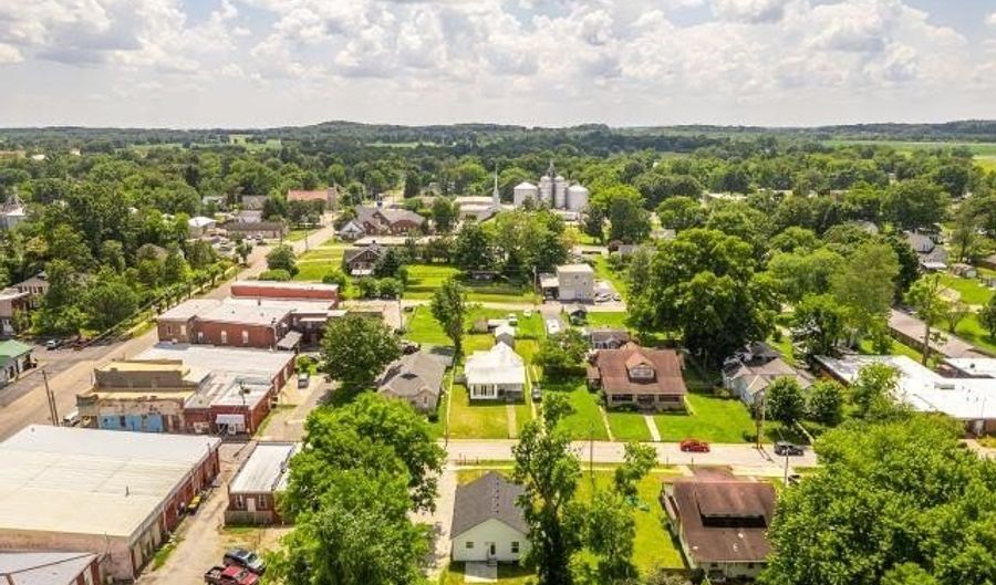 110 Pearl St, Auburn, KY 42206 - 2 Beds, 2 Bath