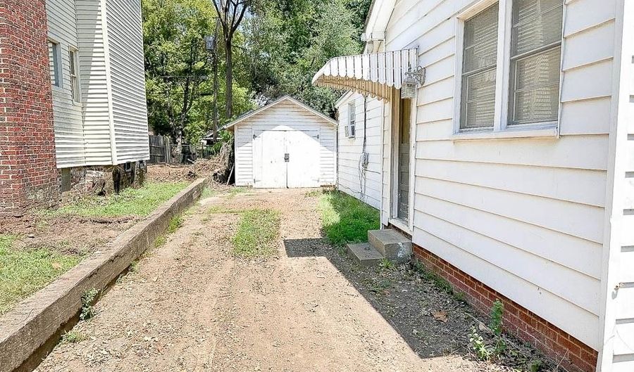 708 Kirby Pl, Shreveport, LA 71104 - 3 Beds, 1 Bath