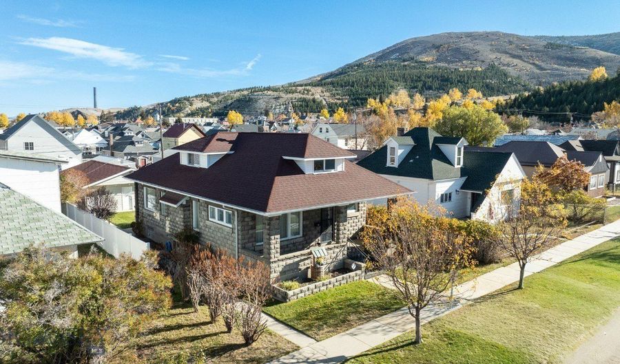 411 Pine St, Anaconda, MT 59711 - 4 Beds, 1 Bath