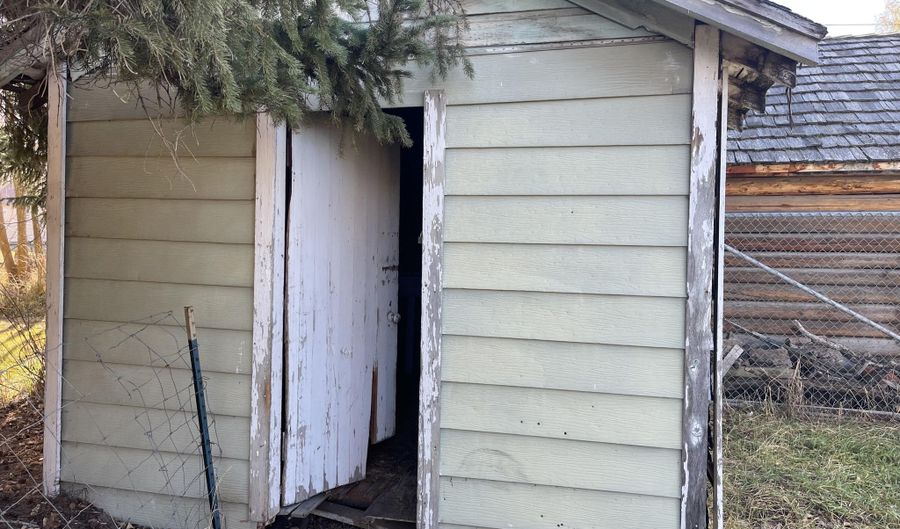 174 E 4TH Ave, Afton, WY 83110 - 2 Beds, 1 Bath