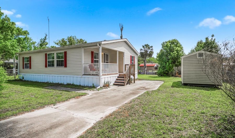 55716 Keith St, Astor, FL 32102 - 2 Beds, 2 Bath