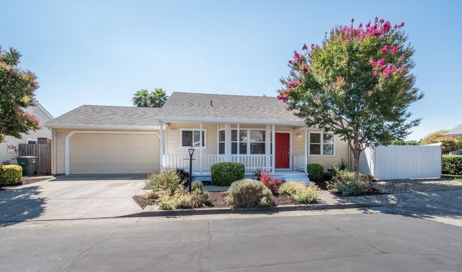 1747 Eardley Ave, Santa Rosa, CA 95401 - 2 Beds, 2 Bath