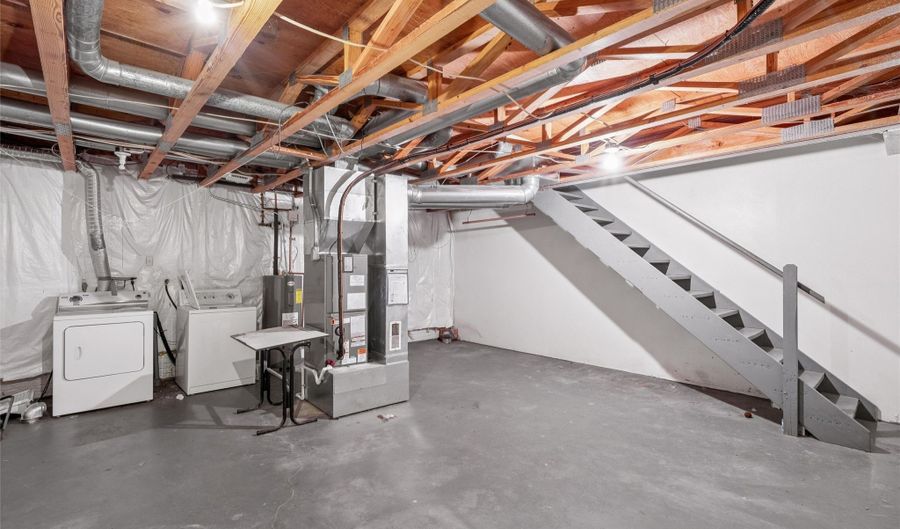 944 Sunburst Ln, Altoona, IA 50009 - 3 Beds, 2 Bath