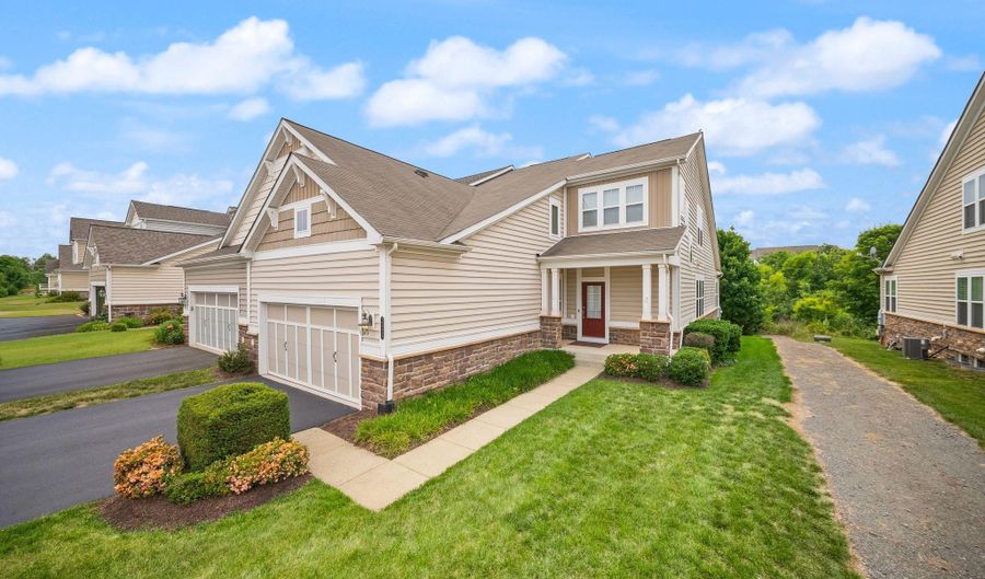 23559 CHRISTINA RIDGE Sq, Ashburn, VA 20148 - 3 Beds, 4 Bath