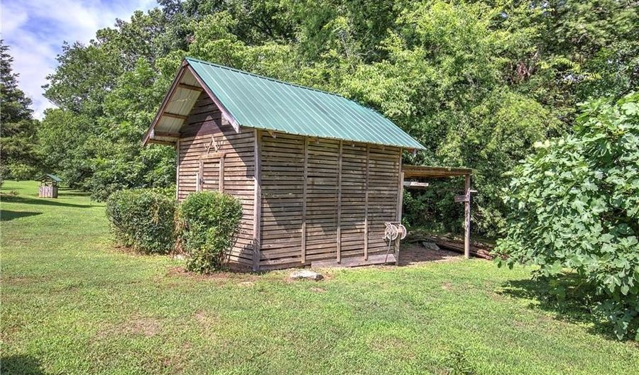 1180 Hall Station Rd NW, Adairsville, GA 30103 - 4 Beds, 4 Bath