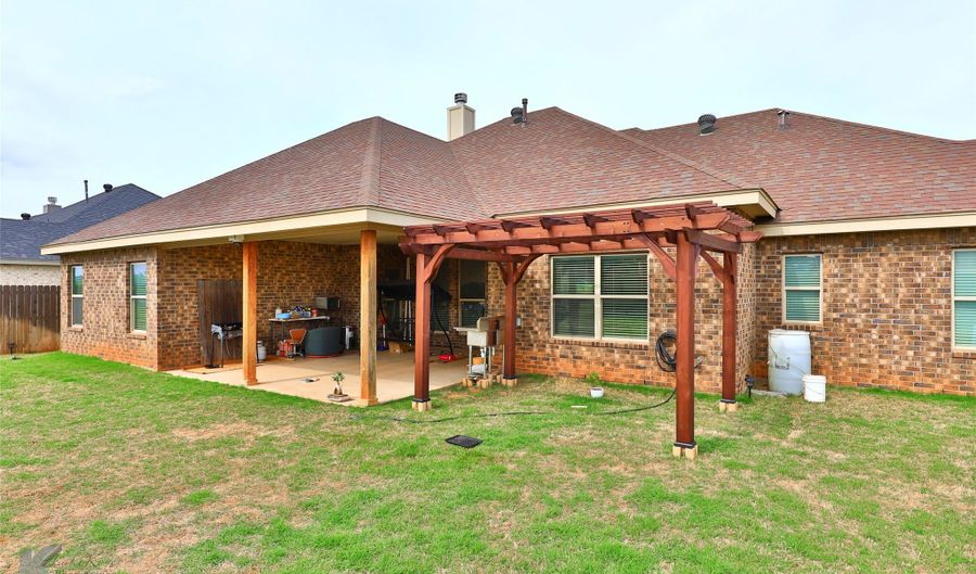 8333 Ridge Vw, Abilene, TX 79606 - 4 Beds, 3 Bath
