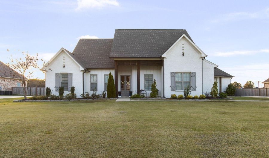 130 Anchor Ln, Brandon, MS 39047 - 4 Beds, 4 Bath