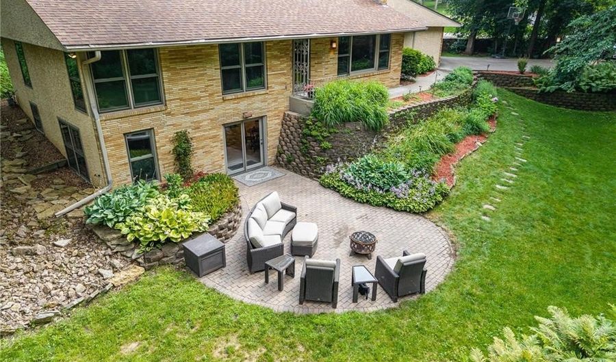 1429 Skiles Ln, Arden Hills, MN 55112 - 5 Beds, 3 Bath