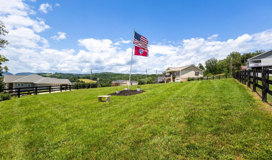 143 Sunset Ln, Bean Station, TN 37708 - 3 Beds, 3 Bath