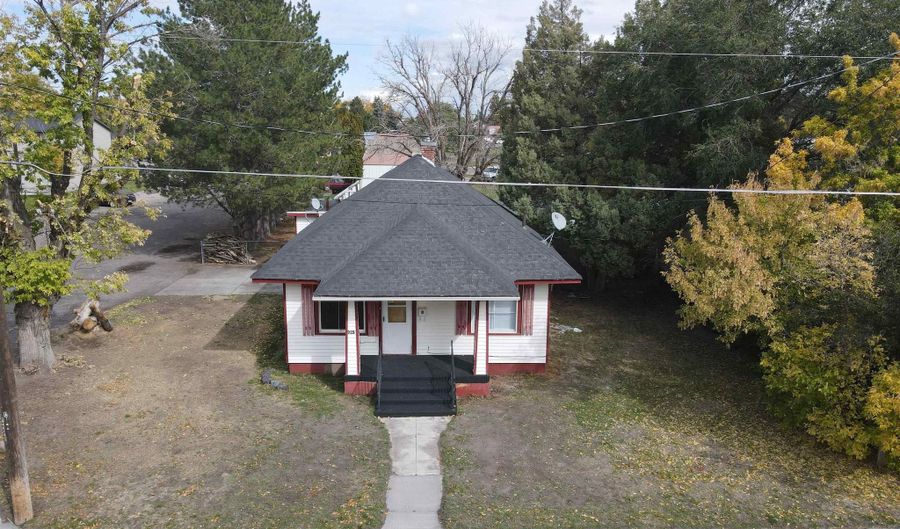 725 E Judicial St, Blackfoot, ID 83221 - 2 Beds, 1 Bath