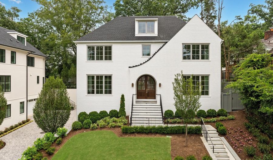 2920 CHESAPEAKE St NW, Washington, DC 20008 - 5 Beds, 6 Bath