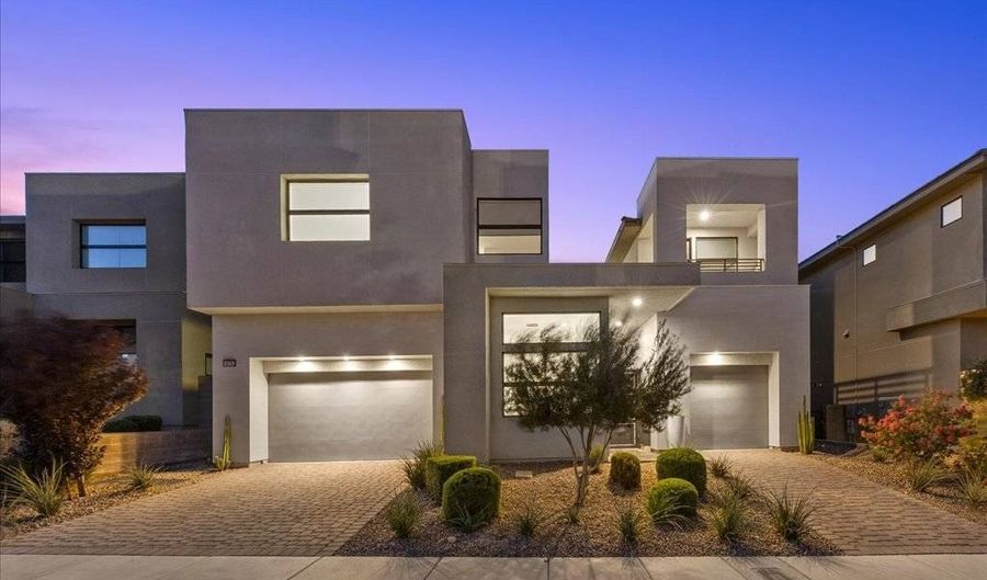 10752 Patina Hills Ct, Las Vegas, NV 89135 - 4 Beds, 5 Bath