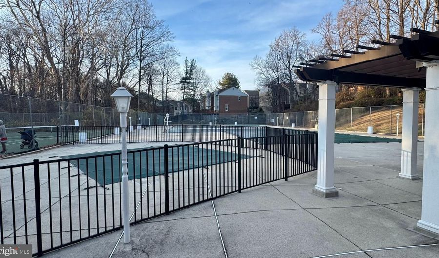 10620 WEYMOUTH St 1, Bethesda, MD 20814 - 2 Beds, 2 Bath