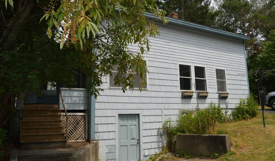 227 Cony Rd, Augusta, ME 04330 - 3 Beds, 1 Bath