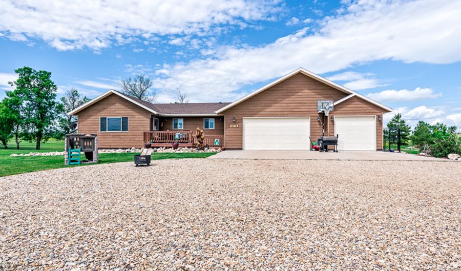 10733 Hay Creek Ln, Belle Fourche, SD 57717 - 4 Beds, 3 Bath