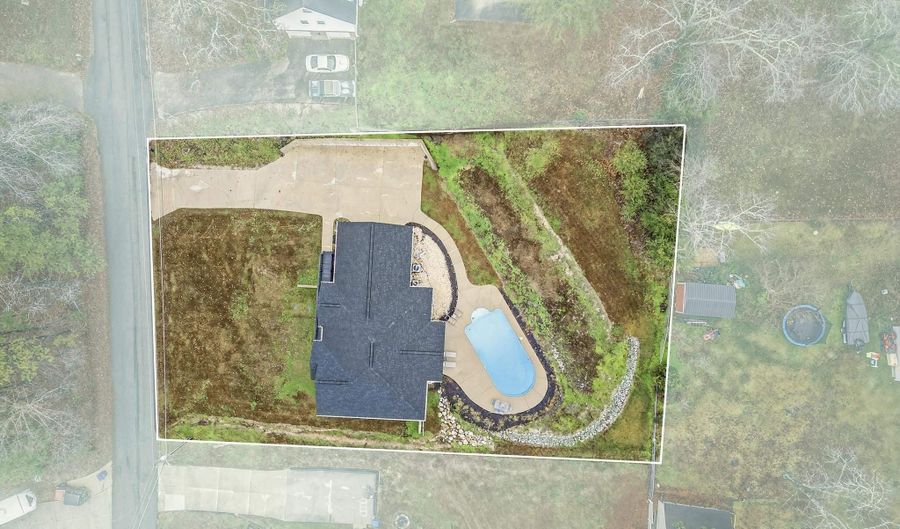 227 HOLLI Ln, Anniston, AL 36201 - 3 Beds, 4 Bath