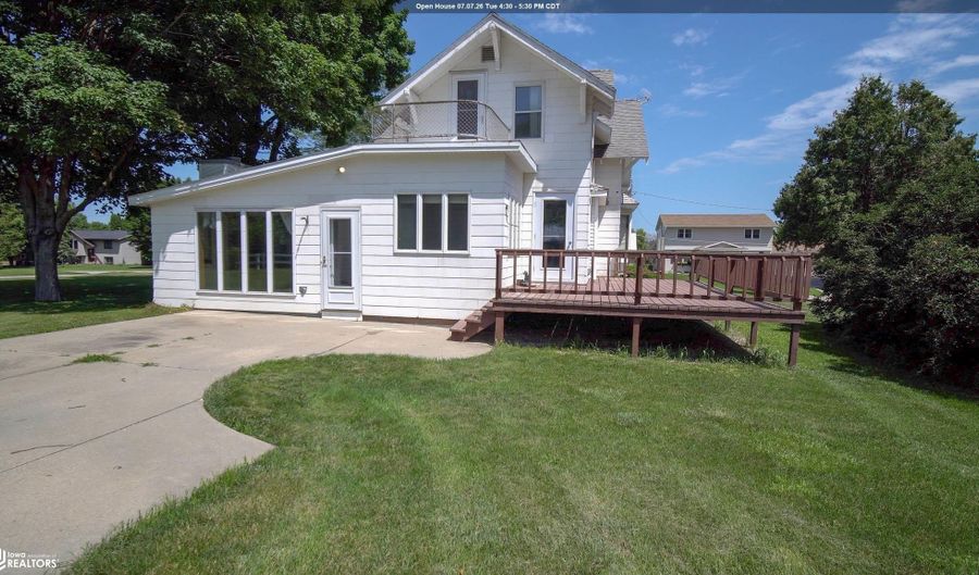 610 7th Ave, Ackley, IA 50601 - 3 Beds, 2 Bath