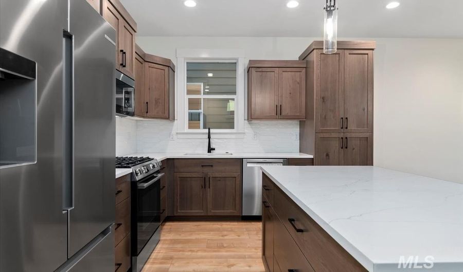 1709 N 31st St, Boise, ID 83703 - 4 Beds, 5 Bath