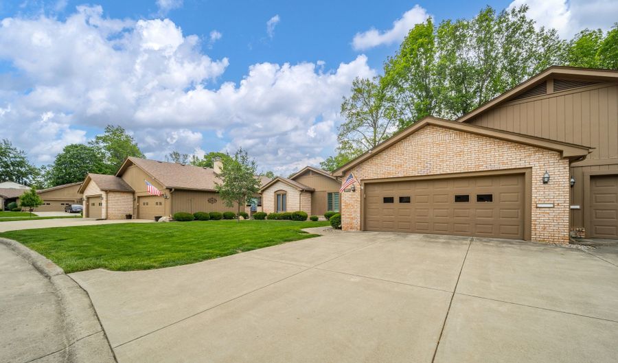 3711 Ironwood Pl, Anderson, IN 46011 - 2 Beds, 2 Bath