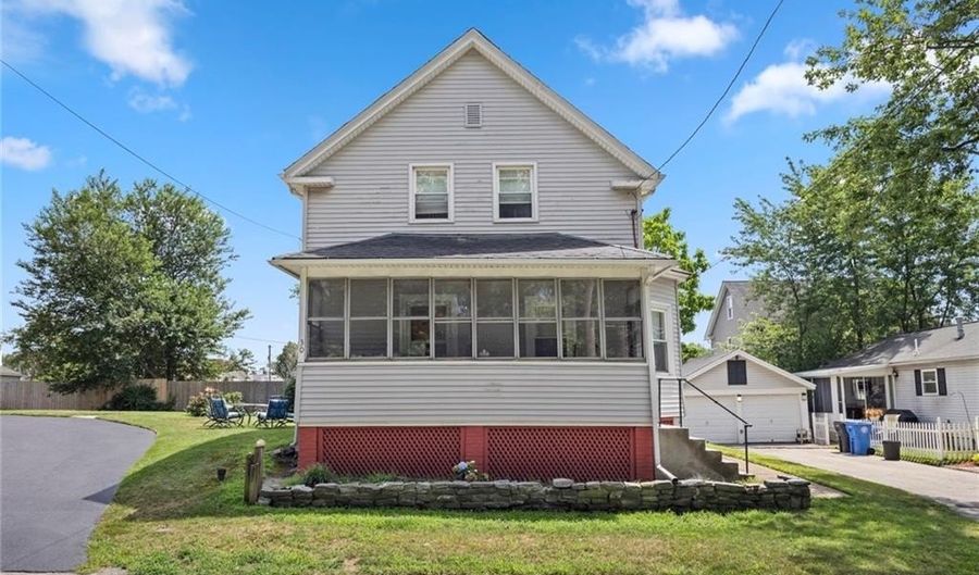 30 Pomham St, Cranston, RI 02910 - 3 Beds, 2 Bath
