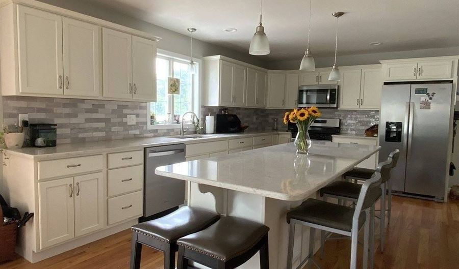 25 Damato Way, Agawam, MA 01001 - 4 Beds, 3 Bath