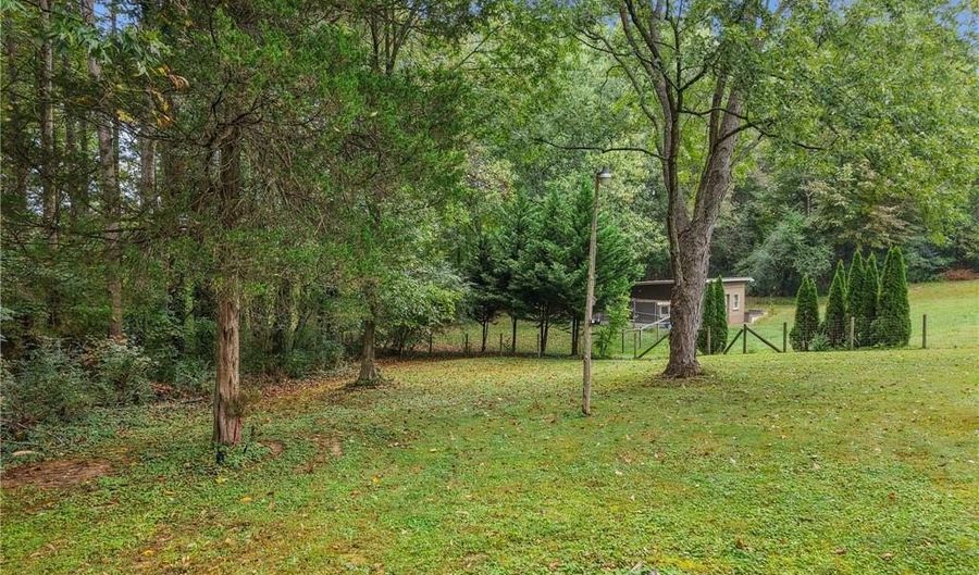 1933 Gold Hill Rd, Asheboro, NC 27203 - 3 Beds, 3 Bath