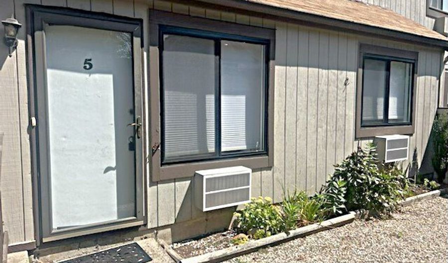 5 D Pineview Rd, Branford, CT 06405 - 1 Beds, 1 Bath