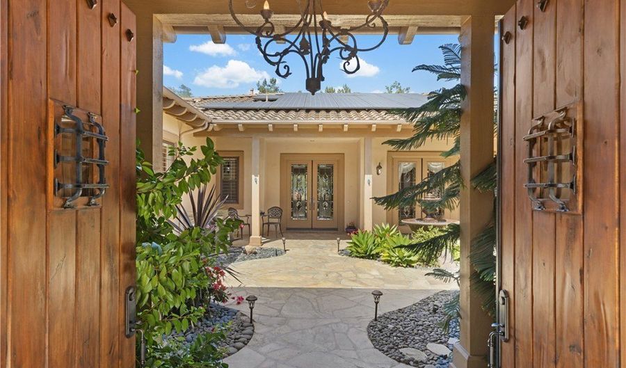 3349 Mendenaro Ct, Fallbrook, CA 92028 - 5 Beds, 6 Bath