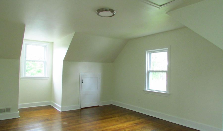 410 PENNEWILL St, Greenwood, DE 19950 - 4 Beds, 2 Bath