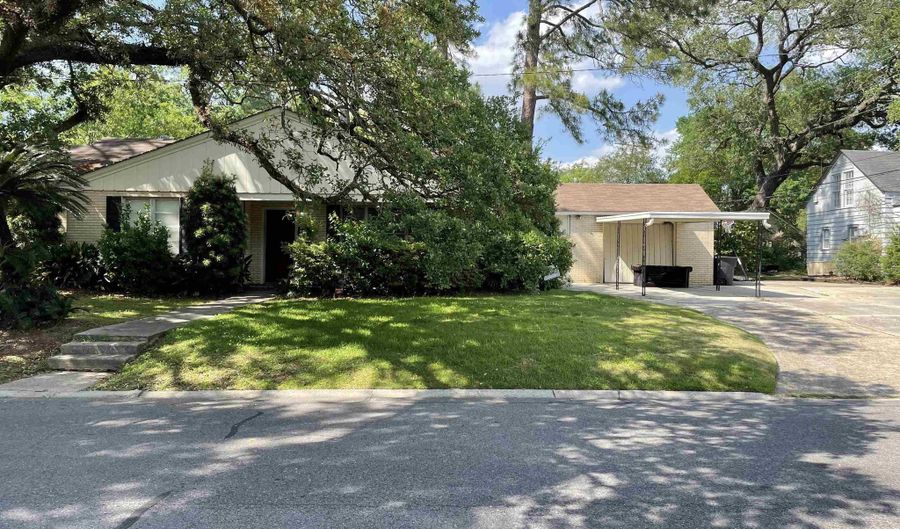 1725 April St, Baton Rouge, LA 70808 - 3 Beds, 2 Bath