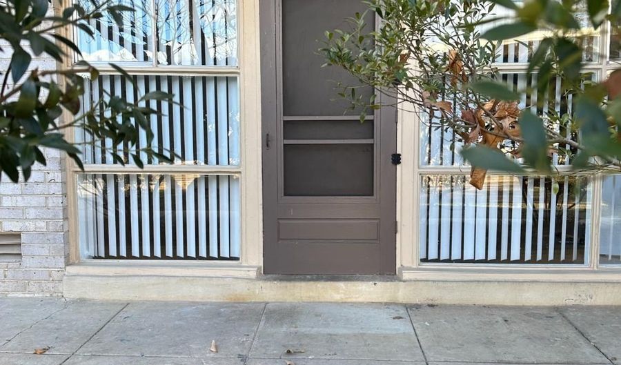 4933 AMERICANA Dr 108, Annandale, VA 22003 - 2 Beds, 1 Bath