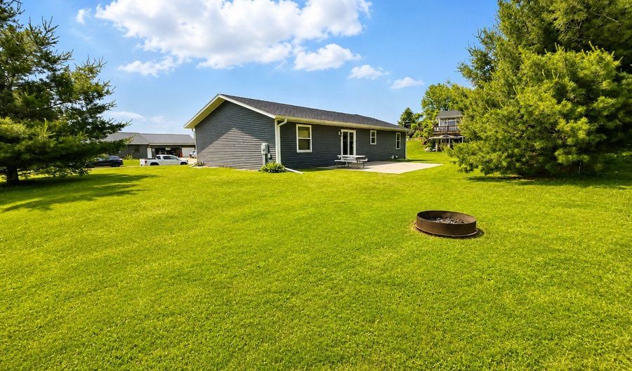 207 2nd Ave NW, Altura, MN 55910 - 4 Beds, 3 Bath