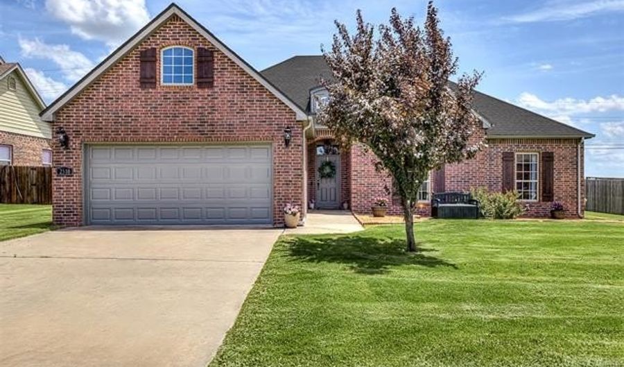 2510 Waterford Ct, Bartlesville, OK 74006 - 4 Beds, 2 Bath